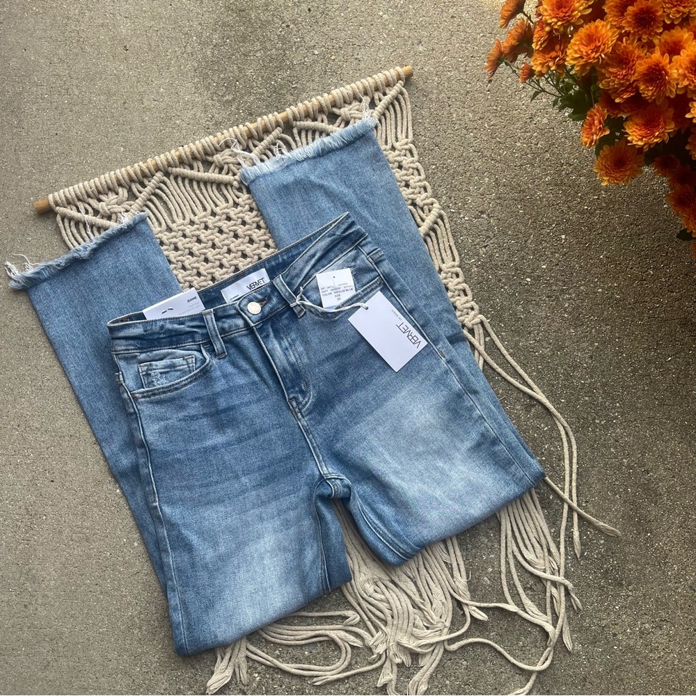 New Vervet High Rise Distressed Jeans Size 25